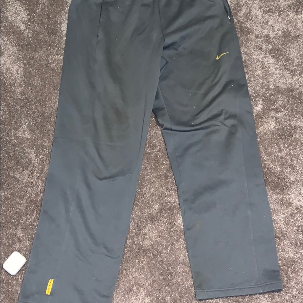 Men’s Nike therma sweatpants